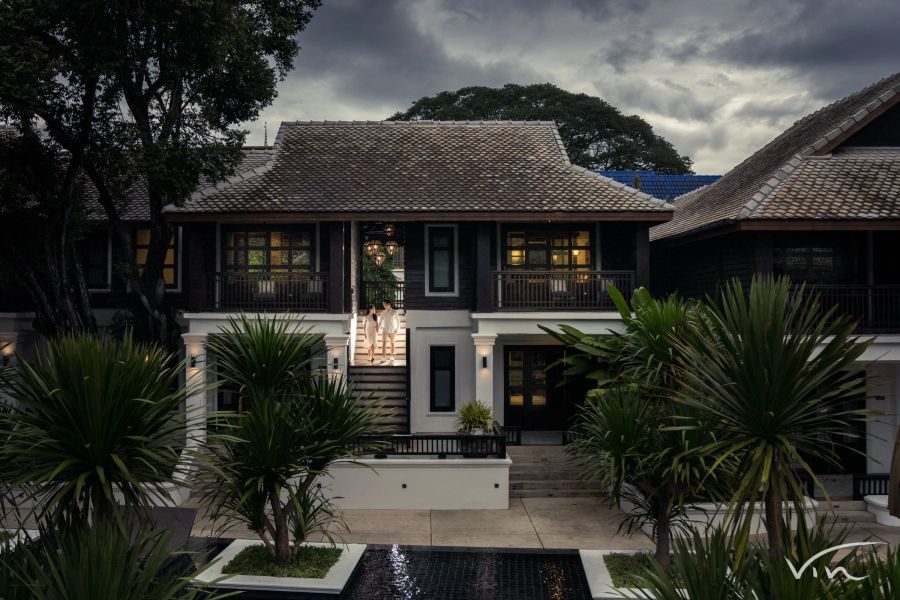 Le bâtiment principal et l’entrée — Na Nirand Romantic Boutique Resort