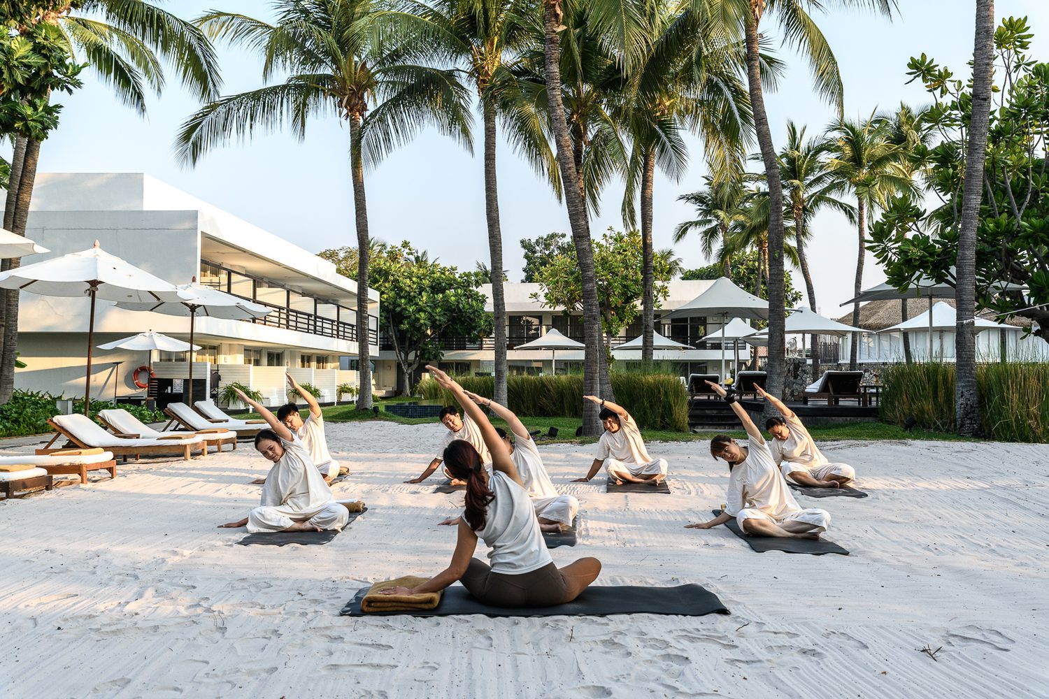 Yoga on the beach — Putahracsa Hua Hin