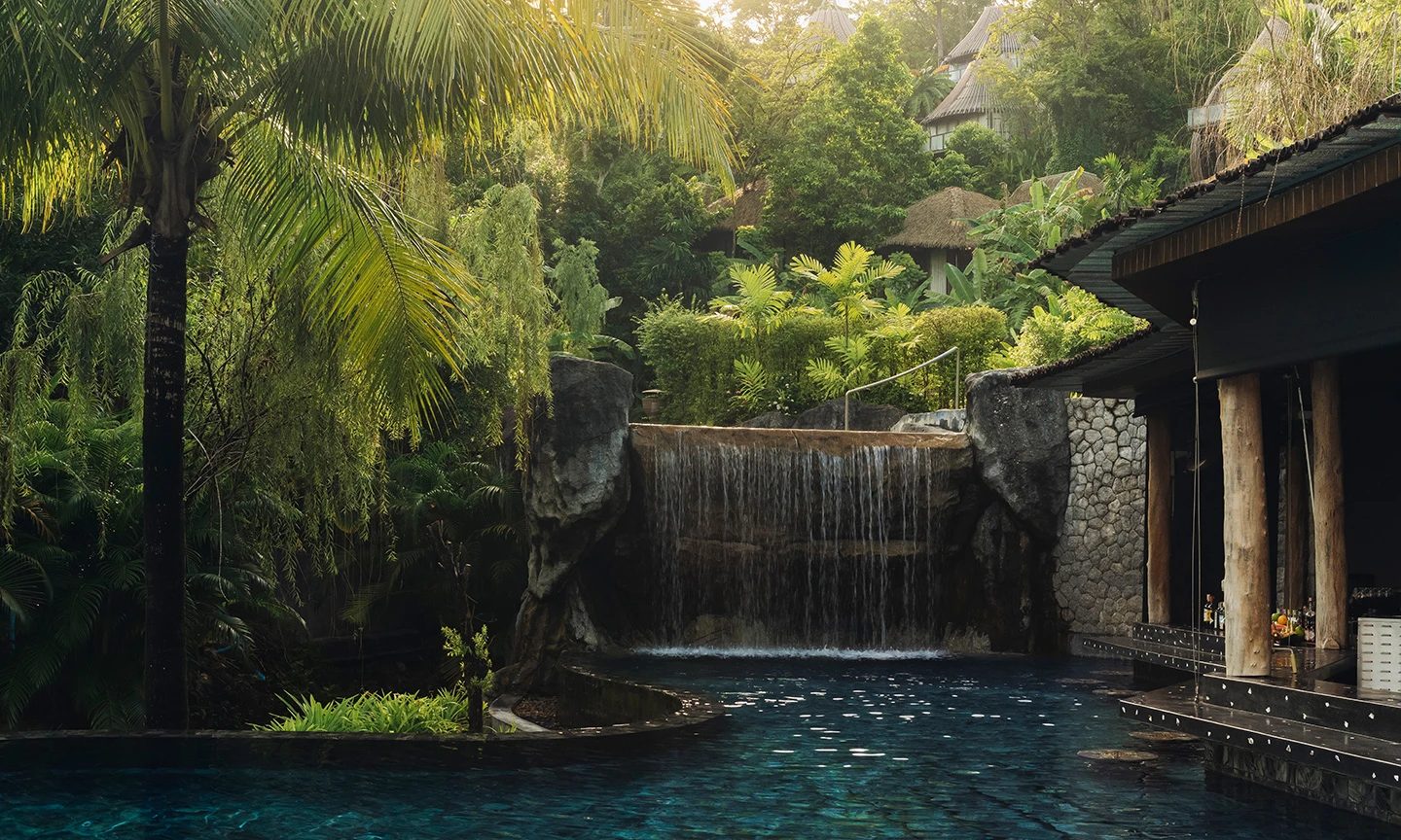 Wasserfall und Becken — Keemala