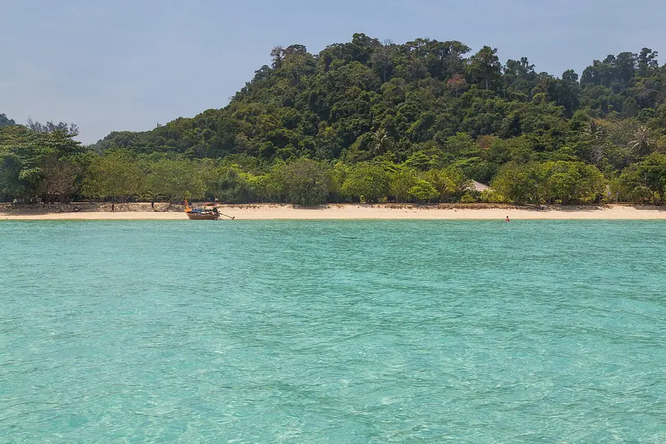 Coast of Koh Ngai