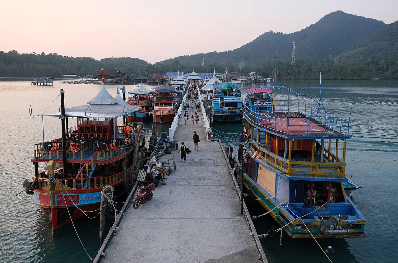 Bang Bao fishing village – Koh Chang