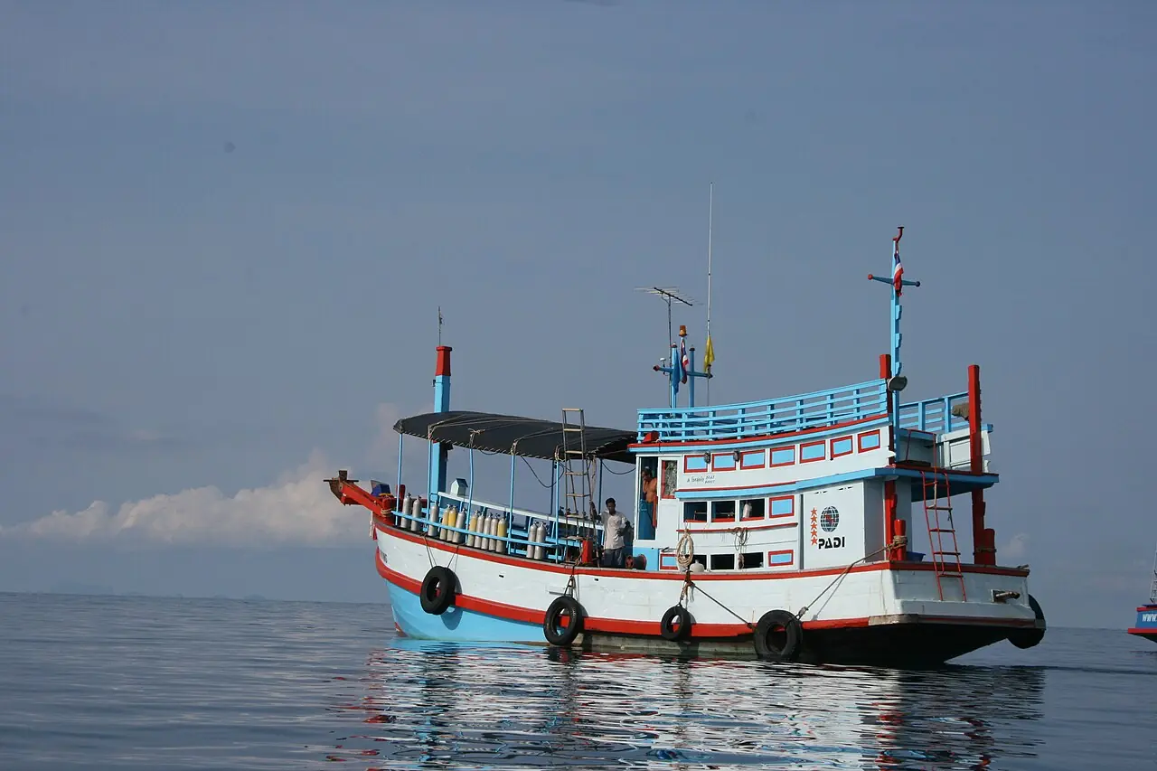 Plongée en Thaïlande : où, quand et à quel prix ? (Dive boat, Koh Tao)