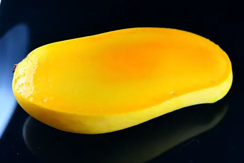 Frische Mangos, auf Bestellung geschnitten