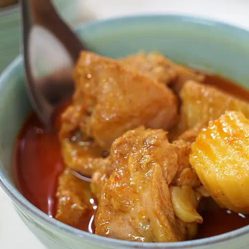 Massaman curry with sweet potato and cinnamon