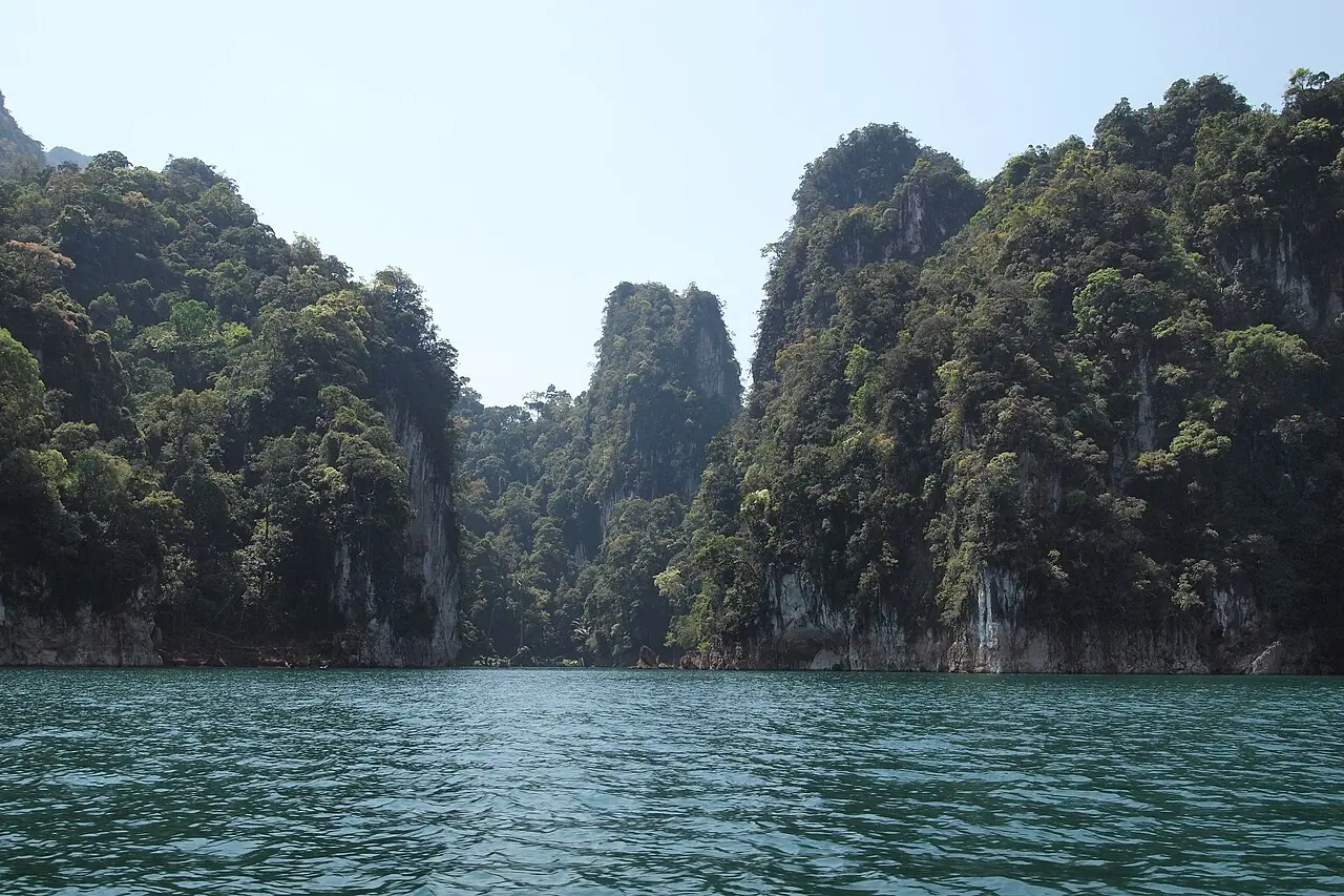 Safari lacustre sur Cheow Lan – Khao Sok