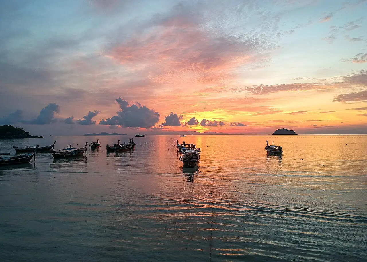 Sunrise Beach & Sunset Beach – Koh Lipe