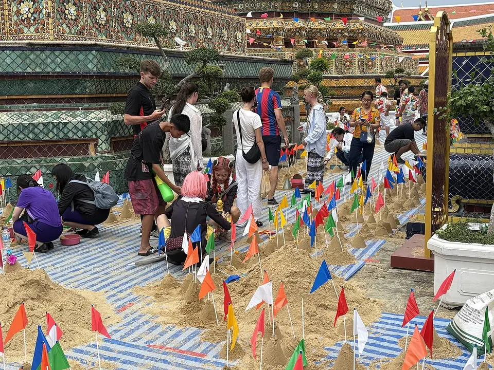 Sand chedis at Wat Pho during Songkran