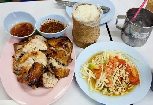 Porc grillé aux épices locales