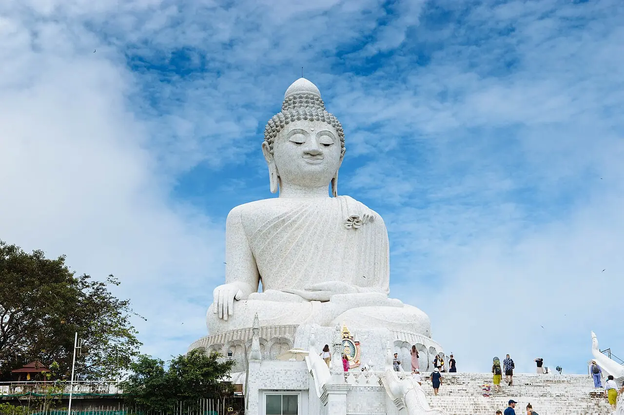 Grand Bouddha de marbre blanc – Phuket