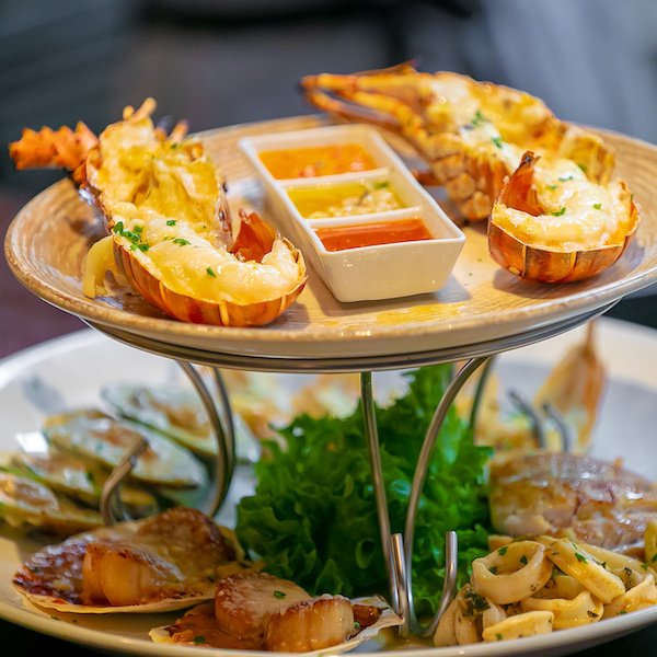 Local seafood — The Cliff Bar & Grill